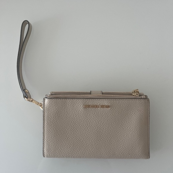 Michael Kors Adele Wallet/Wristlet - Picture 1 of 4